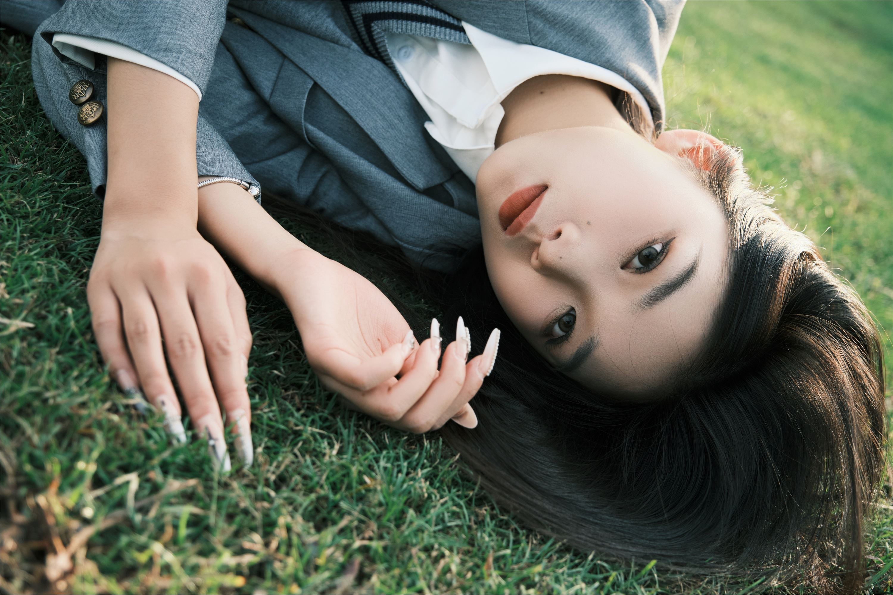 YITUYU艺图语 2025.01.06 草坪学院 一只狸猫